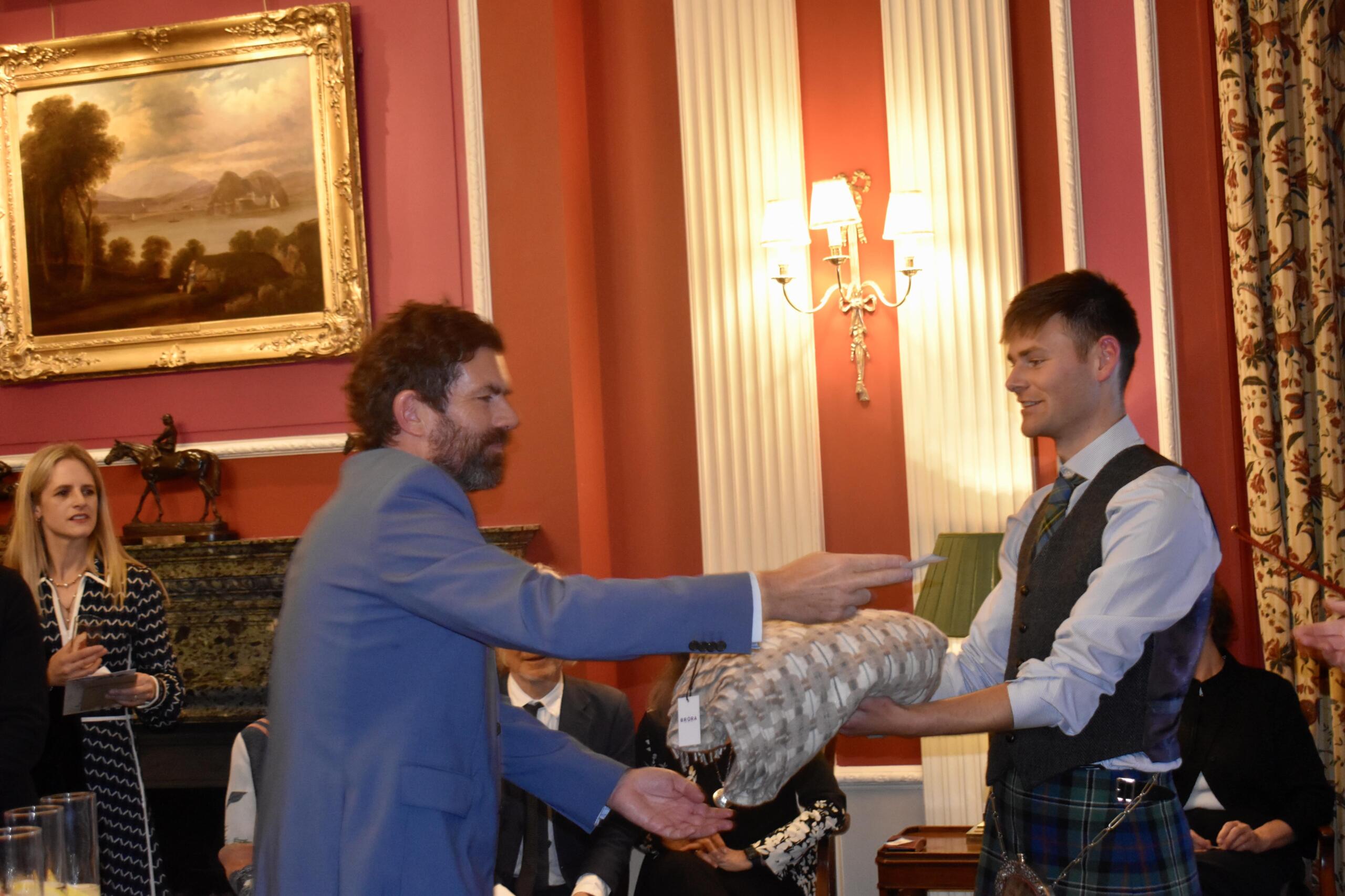 B1E034C7-0EA1-44EE-AB28-FEAACD656E56_1_201_a-min