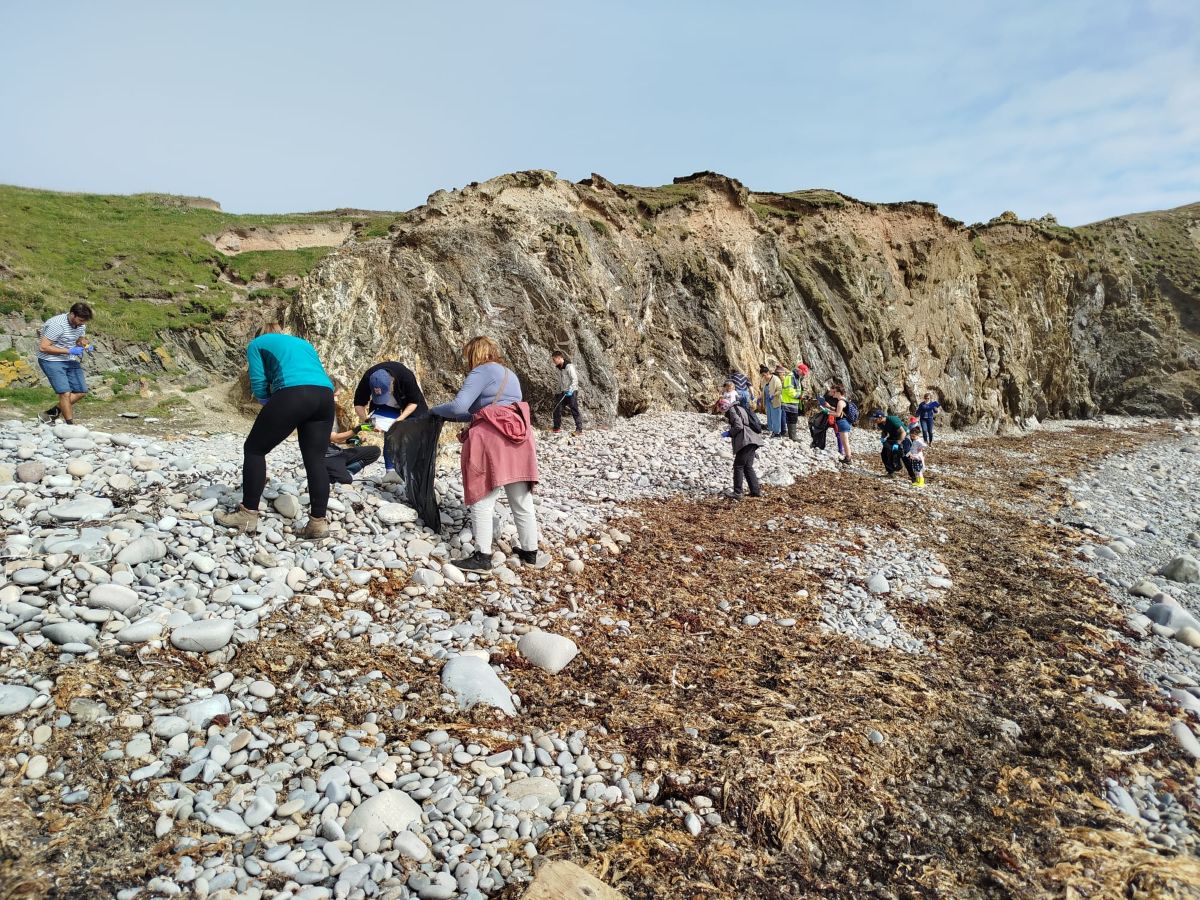 2025.08.24. South Harbour Beach clean (3)