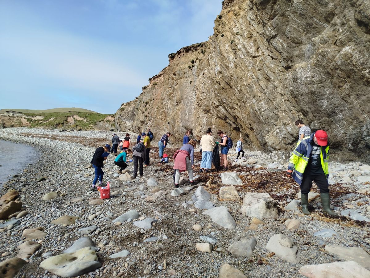2025.08.24. South Harbour Beach clean (4)